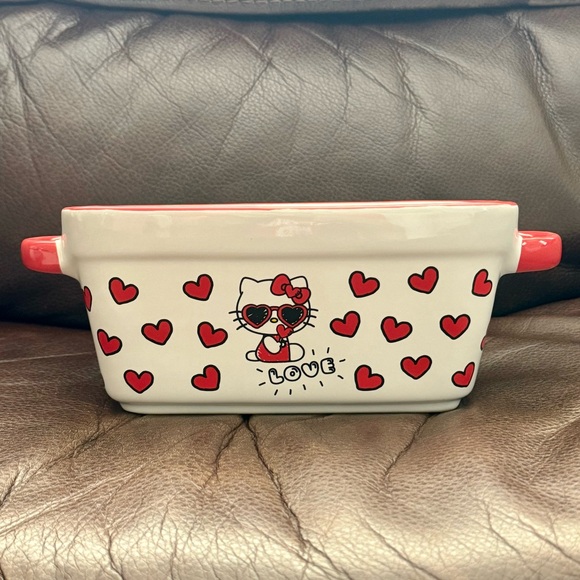 Hello Kitty Love with Red Hearts Ceramic Valentine’s Day Loaf Pan - Picture 3 of 13